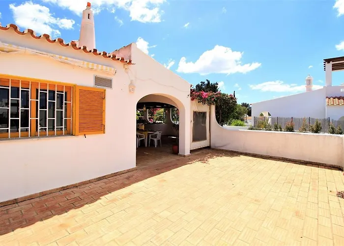 Concept With Pool By Homing Vila *