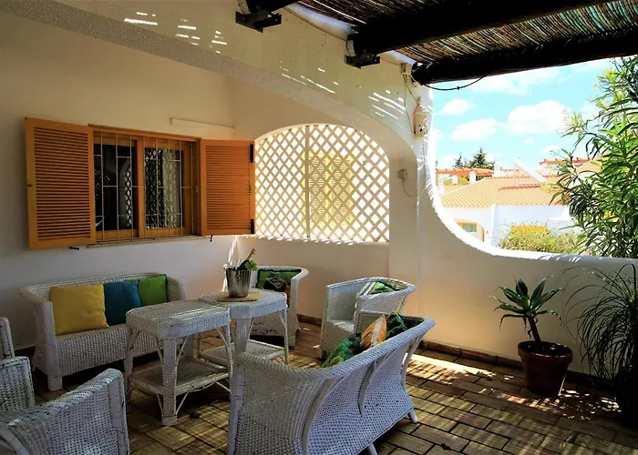 Concept With Pool By Homing *