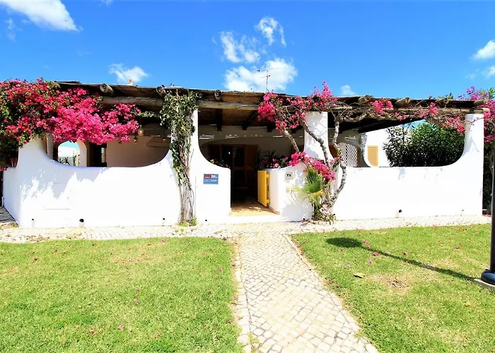 Concept With Pool By Homing Vila *