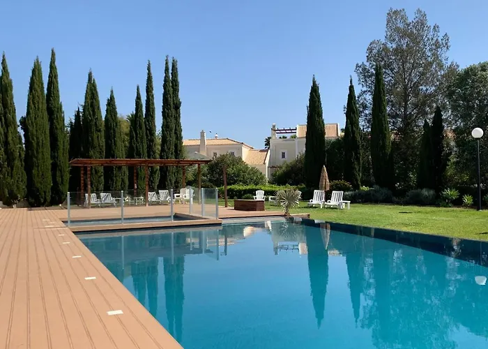 Vila Concept With Pool By Homing