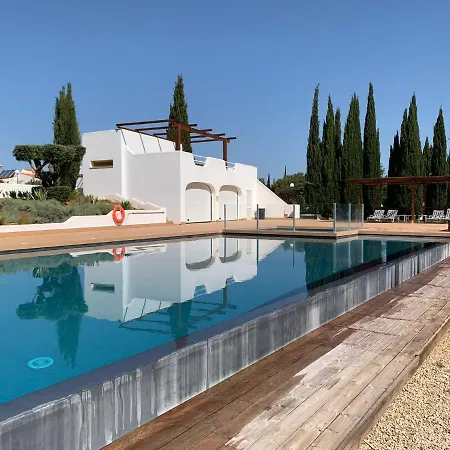 Concept With Pool By Homing וילה וילהמורה