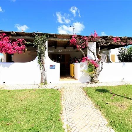 Concept With Pool By Homing Βίλα *